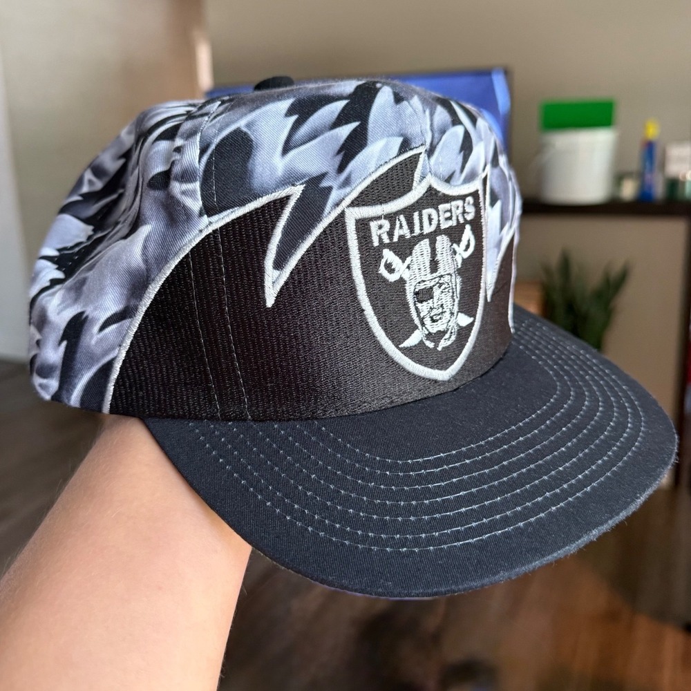 Las Vegas Raiders  Custom Shark tooth Feather Snapback
